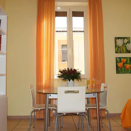 Domus Cesarina Apartament Rzym